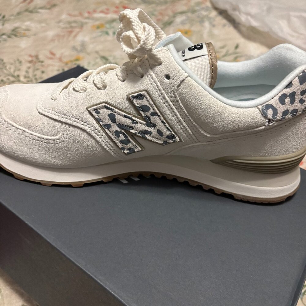 Women's New Balance 574